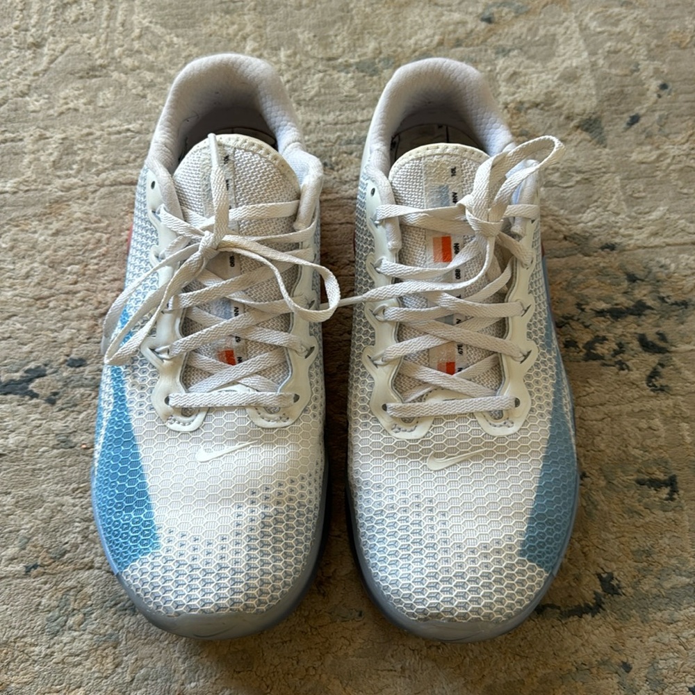 Nike cross trainers